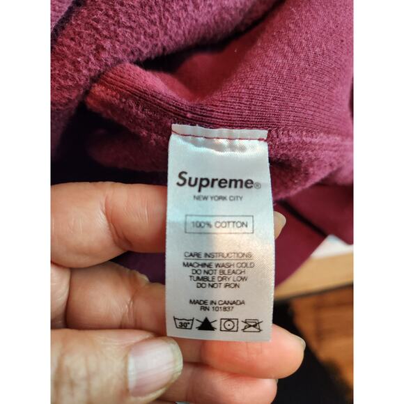 Supreme Burgundy Graphic Hoodie PTP 24 Men’s Made in Canada Rare Design Sumo - Picture 7 of 7